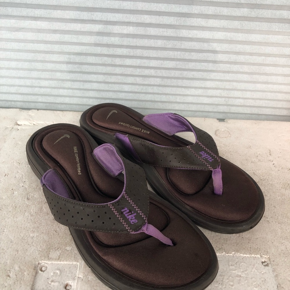 Nike Comfort Women's in Black and Purple FlipFlop Sandals Size 8 - Picture 12 of 13